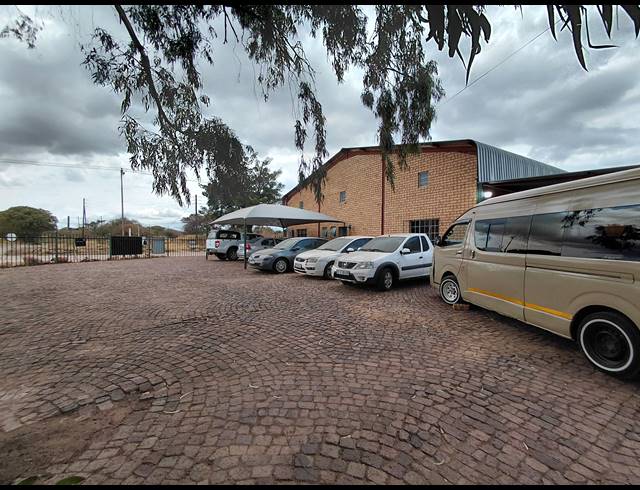 1,743M² BUSINESS FOR SALE IN MOKOPANE CENTRAL